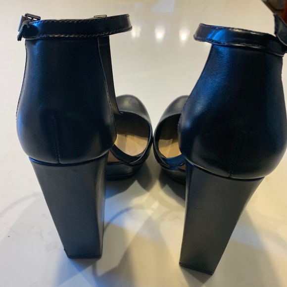 Michael Kors Runway shoes - Picture 4 of 5